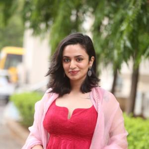 Actress Malavika Nair Latest Photos