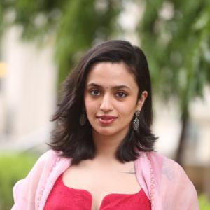 Actress Malavika Nair Latest Photos