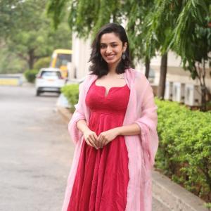 Actress Malavika Nair Latest Photos