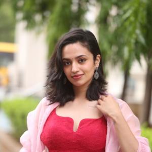 Actress Malavika Nair Latest Photos