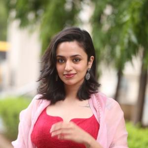 Actress Malavika Nair Latest Photos