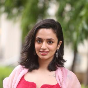 Actress Malavika Nair Latest Photos