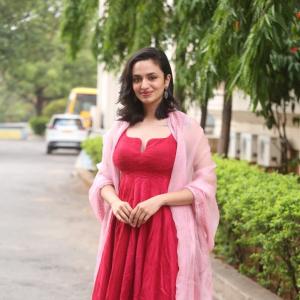 Actress Malavika Nair Latest Photos