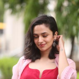 Actress Malavika Nair Latest Photos