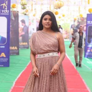Actress Soumya Reddy Latest Photos