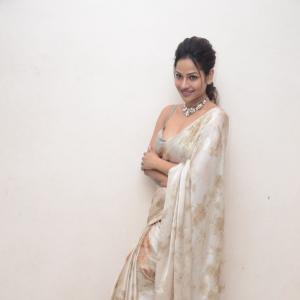 Actress Nisha Latest Photos
