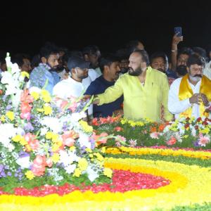 Jr Ntr and Balakrishna Visits NTR Ghat