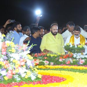 Jr Ntr and Balakrishna Visits NTR Ghat