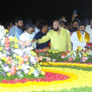 Jr Ntr and Balakrishna Visits NTR Ghat