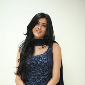 Actress Geethika Tiwary Latest Photos