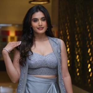 Actress Divyansha Kaushik Latest Photos