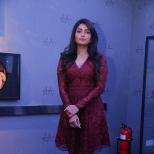 Actress Eesha Rebba Latest Photos