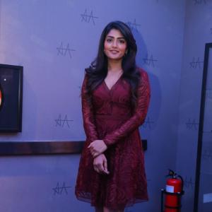 Actress Eesha Rebba Latest Photos