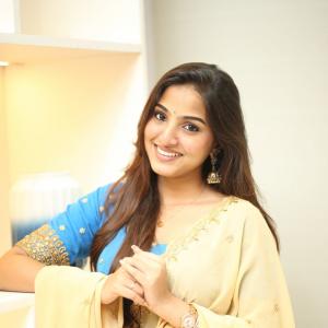Actress Pranavi Manukonda Latest Photos