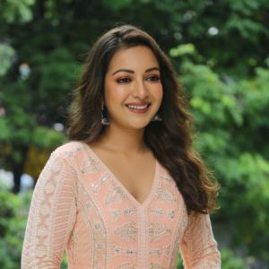 Actress Catherine Tresa Latest Photos