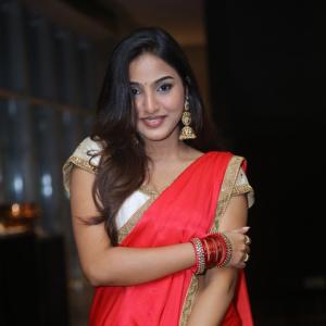 Actress Pranavi Manukonda Latest Photos