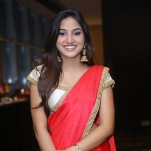 Actress Pranavi Manukonda Latest Photos