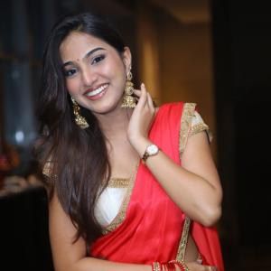 Actress Pranavi Manukonda Latest Photos