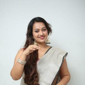 Actress Ester Noroha Latest Photos