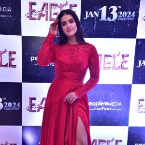 Actress Kavya Thapar Latest Photos