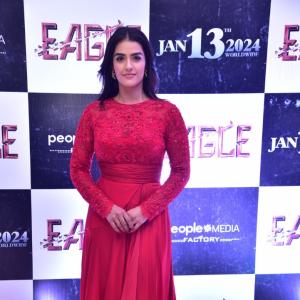 Actress Kavya Thapar Latest Photos