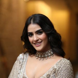 Actress Kavya Thapar Latest Photos