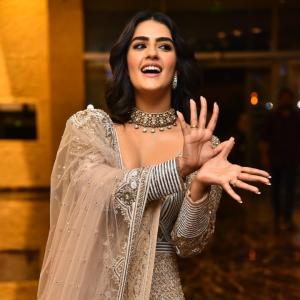 Actress Kavya Thapar Latest Photos