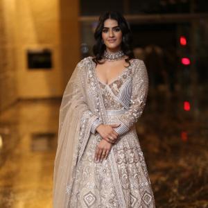 Actress Kavya Thapar Latest Photos