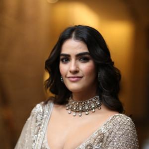 Actress Kavya Thapar Latest Photos