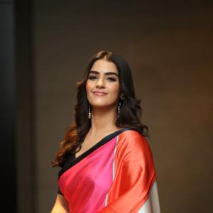 Actres Kavya Thapar Latest Photos