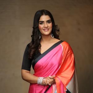 Actres Kavya Thapar Latest Photos