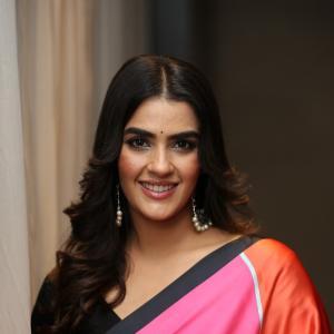 Actres Kavya Thapar Latest Photos