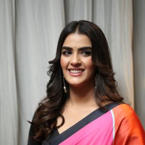 Actres Kavya Thapar Latest Photos