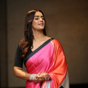 Actres Kavya Thapar Latest Photos