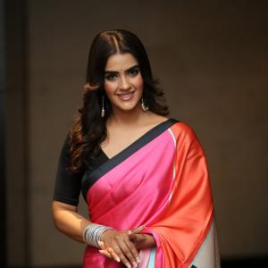 Actres Kavya Thapar Latest Photos