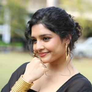 Actress Ritika Singh Latest Photos