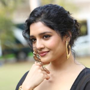 Actress Ritika Singh Latest Photos