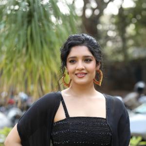 Actress Ritika Singh Latest Photos