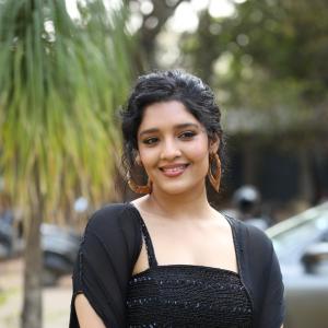 Actress Ritika Singh Latest Photos