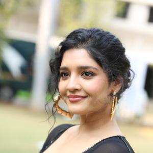 Actress Ritika Singh Latest Photos