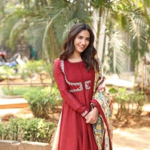 Actress Ruhani Sharma Latest Photos