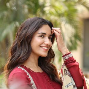 Actress Ruhani Sharma Latest Photos