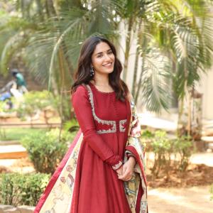 Actress Ruhani Sharma Latest Photos