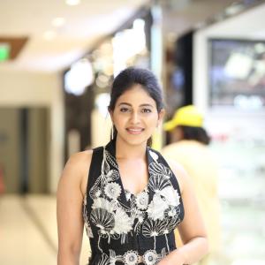 Actress Anjali Latest Photos
