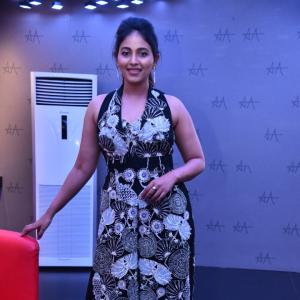 Actress Anjali Latest Photos