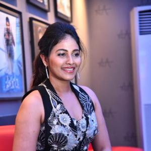 Actress Anjali Latest Photos