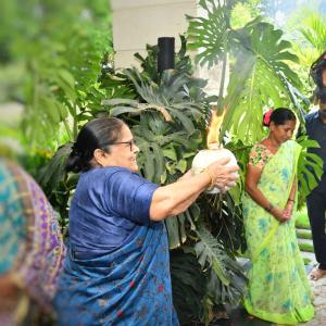 A Grand Feliciation To Pawan kalyan at Megastar Chiranjeevi House