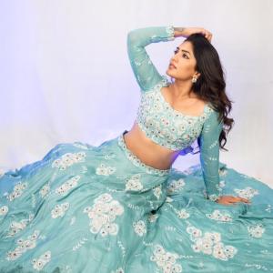 Actress Eesha Rebba Latest Photos