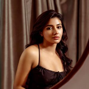 Actress Mirnaa Latest Photos