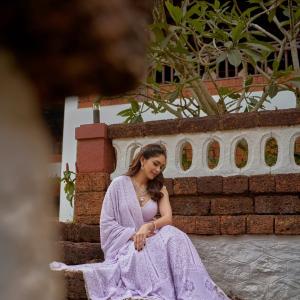 Actress Mrunal Thakur Latest photos